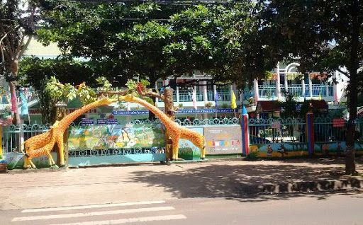 Thiết kế thi công đắp thú vật cho trường mầm non đẹp uy tín